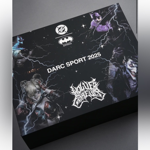 Darc Sport x DC Batman vs Joker “Side-By-Side” Tee Box Set – Medium RARE - Picture 15 of 16